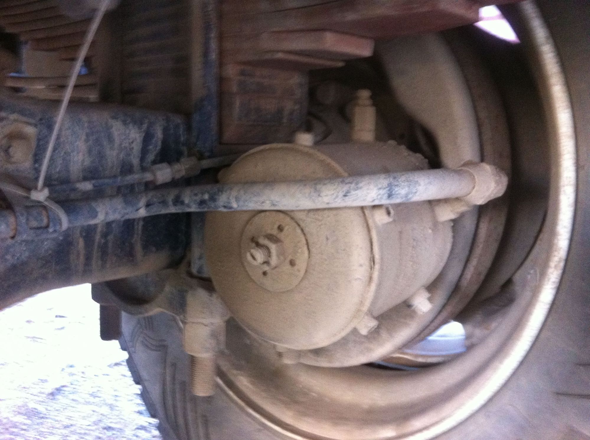 Ford F700 Hydraulic Parking Brake Chamber