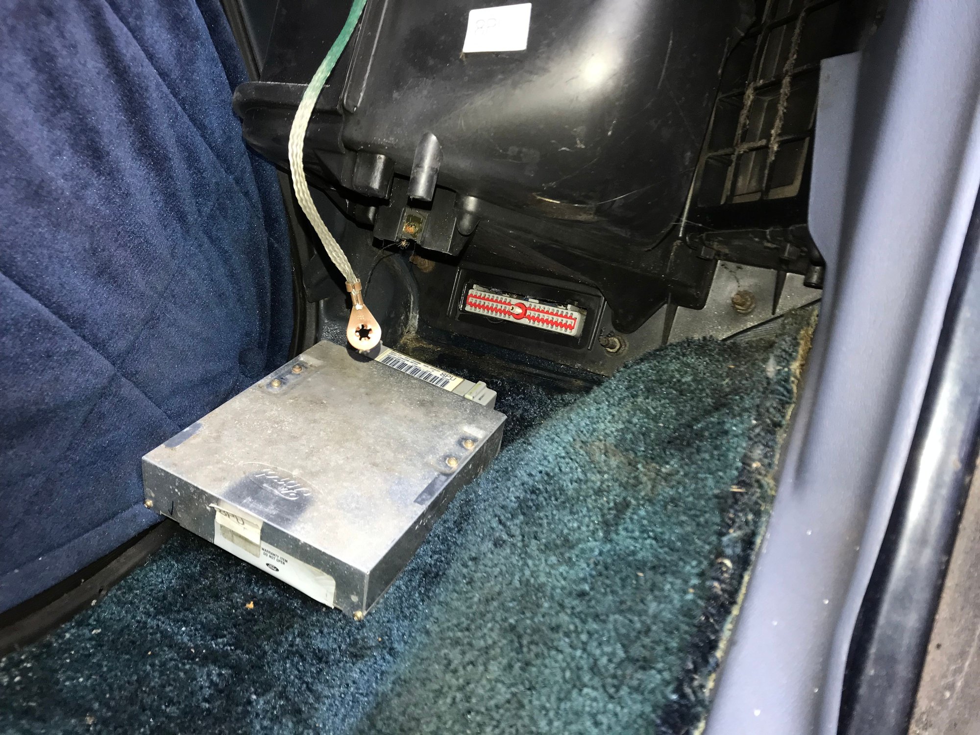 Foot well drinker�s side E150 Van. Hannibal�s Seat location;-)