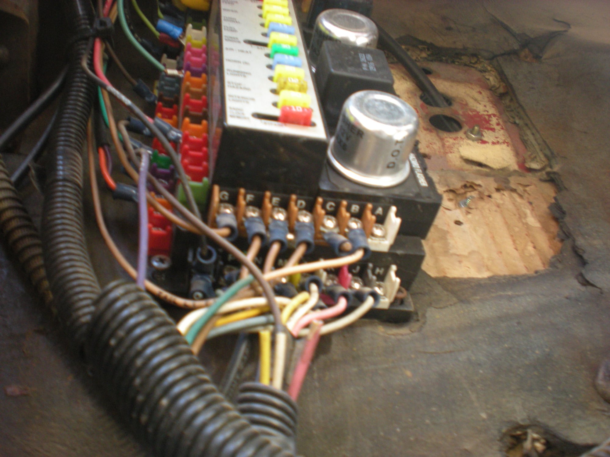 Looking for some wiring harness installation pictures - Ford Truck