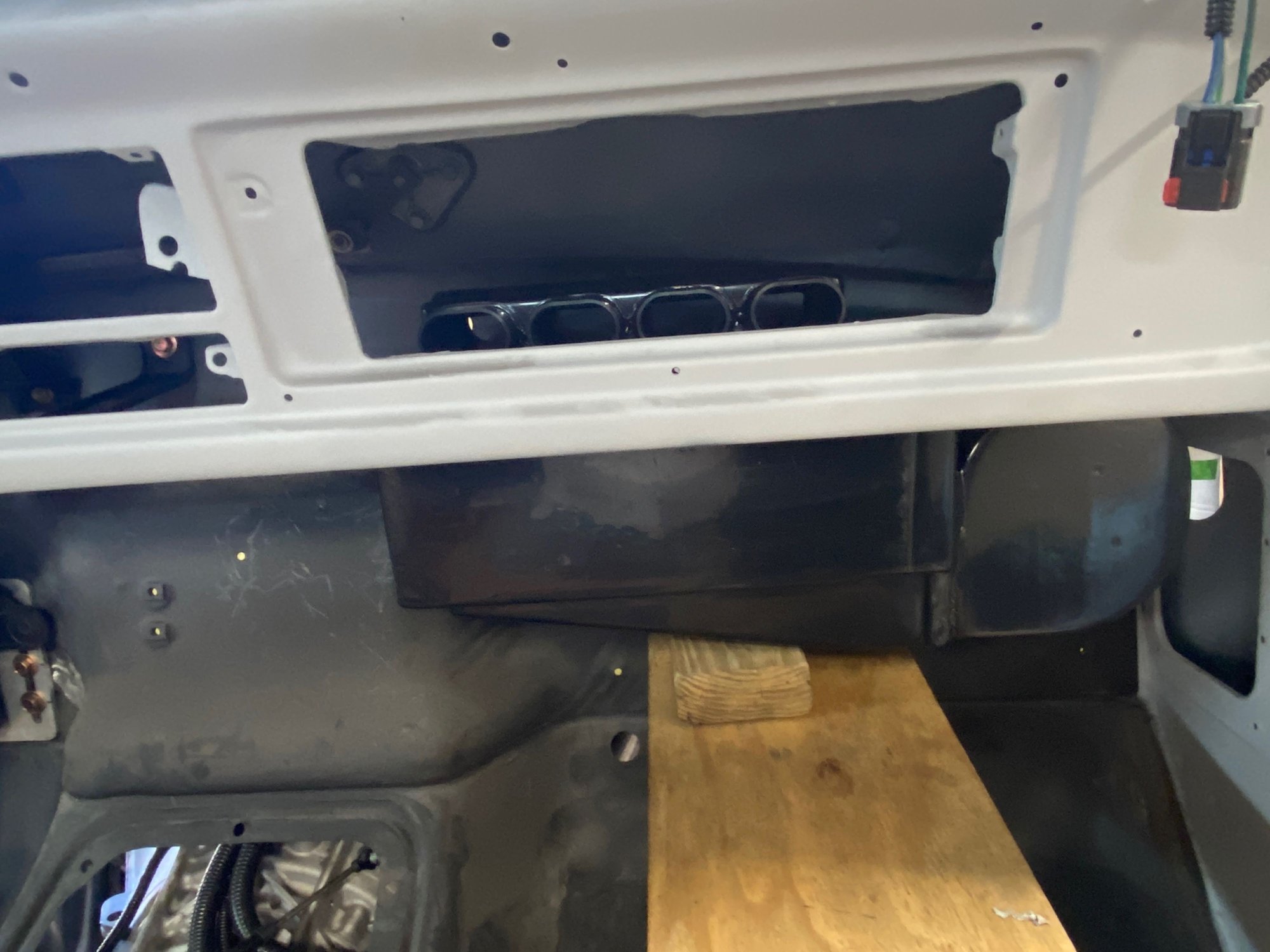 Shows how low it sets to get duct clearance.