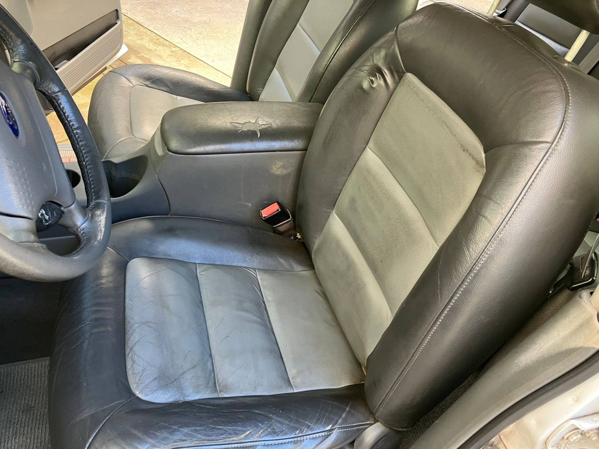 2004 Ford Explorer Sport Trac - 2004 Ford Explorer Sport Trac XLT - Used - VIN 1FMZU67K34UA15415 - 200,071 Miles - 6 cyl - 2WD - Automatic - SUV - White - San Diego, CA 92037, United States