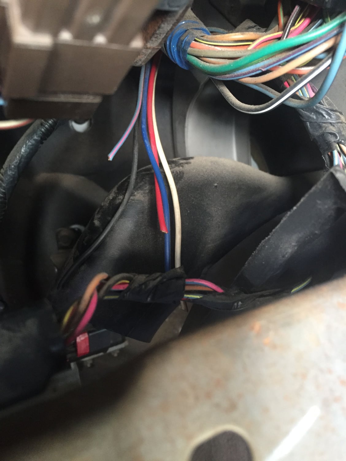 Found some cut wires under my dash, help - Ford Truck Enthusiasts Forums