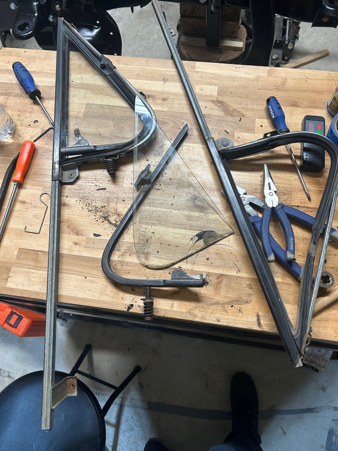 vent window disassembly 