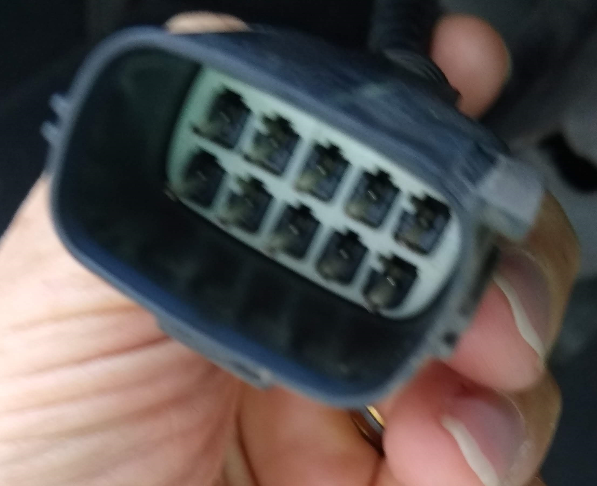 2012 Escape - trailer light wiring and weird plug at rear bumper - Ford