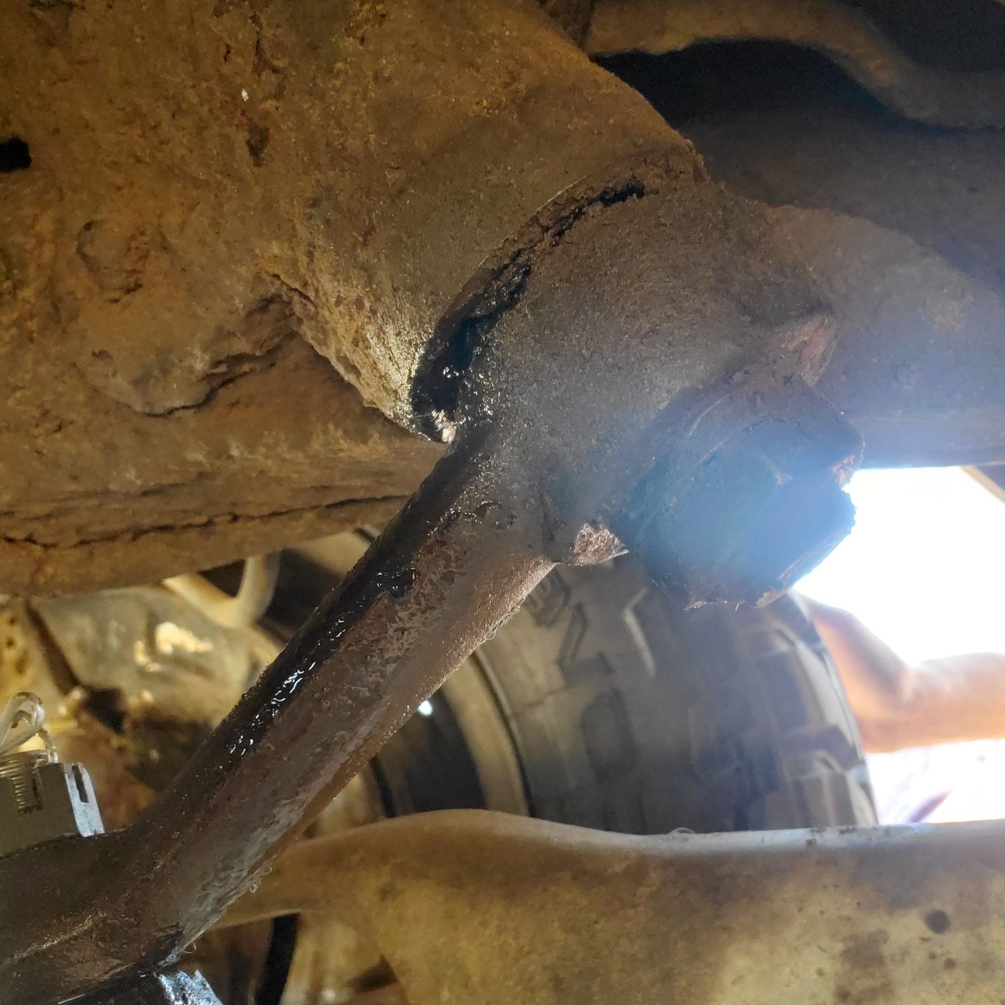 Power Steering Leak, Pitman Arm Shaft Seal? Would this cause a loud pop