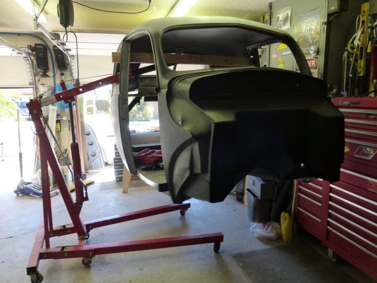 What's the Best way to lift the cab off frame with little help Ford
