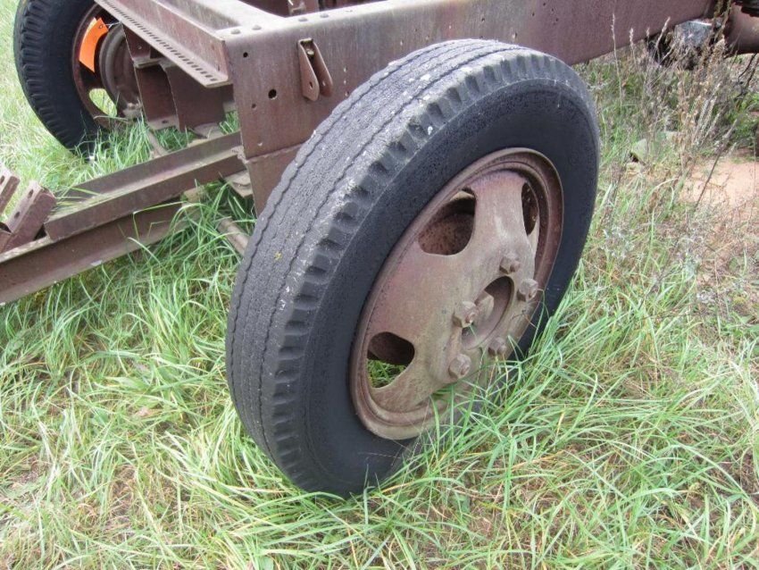 Finally an auction in my area with old cars and trucks - Ford Truck