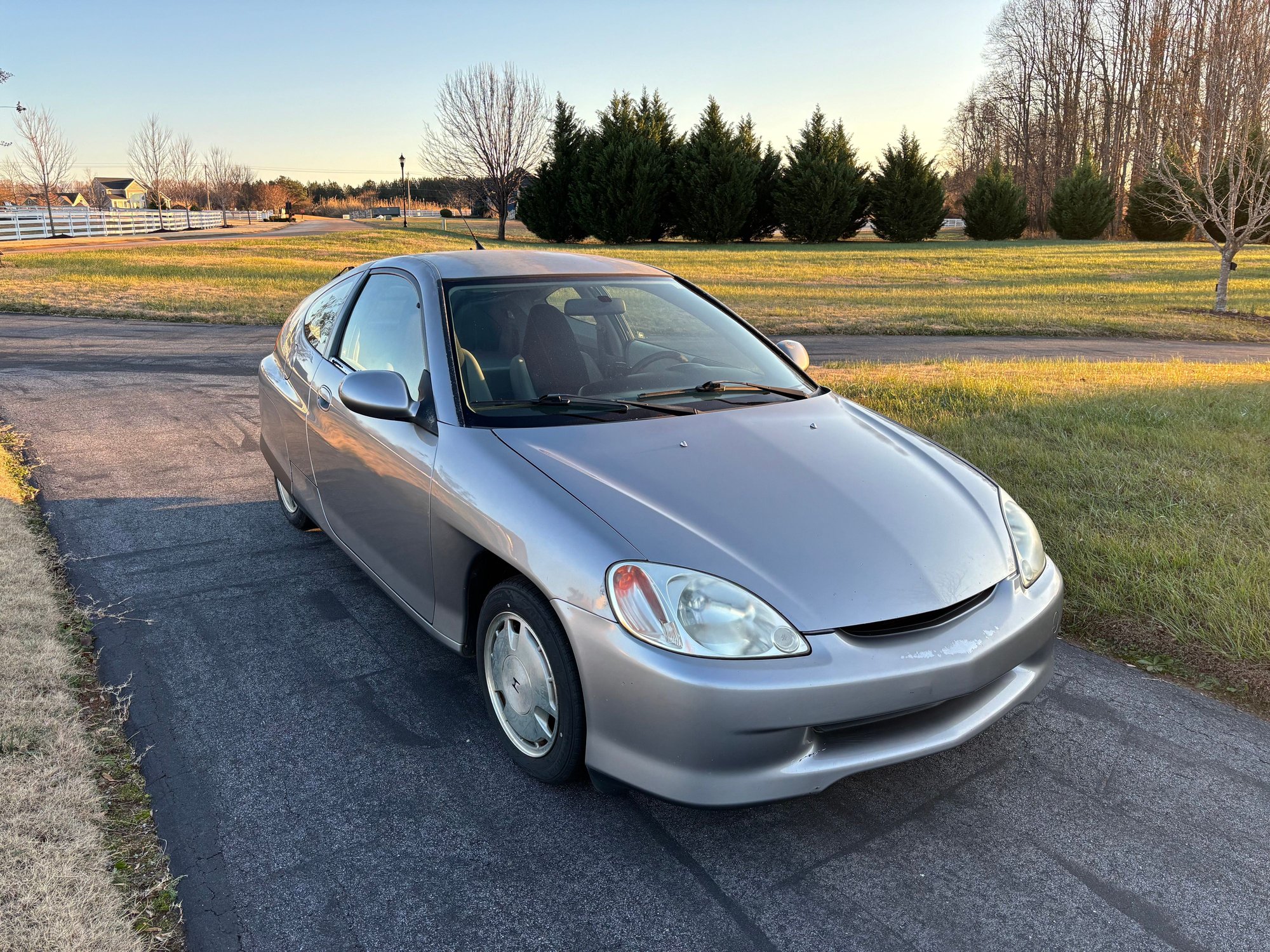 2005 Honda Insight - 2002 Honda Insight Seeks New Home - Used - VIN JHMZE14702T001784 - 3 cyl - 2WD - Automatic - Coupe - Gray - Spartanburg, SC 29349, United States