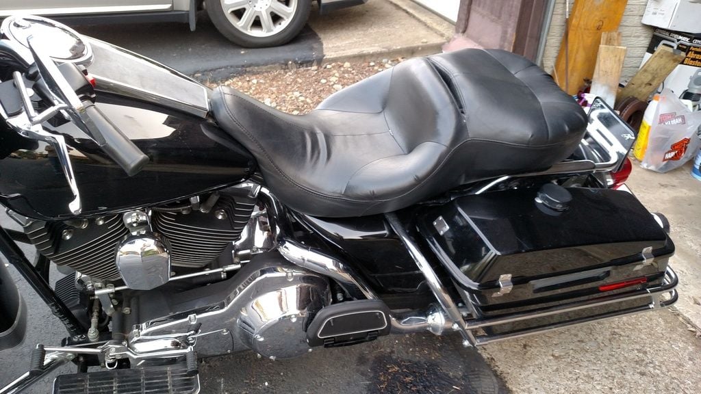 What seat fits my 05 police electra glide - Harley Davidson Forums