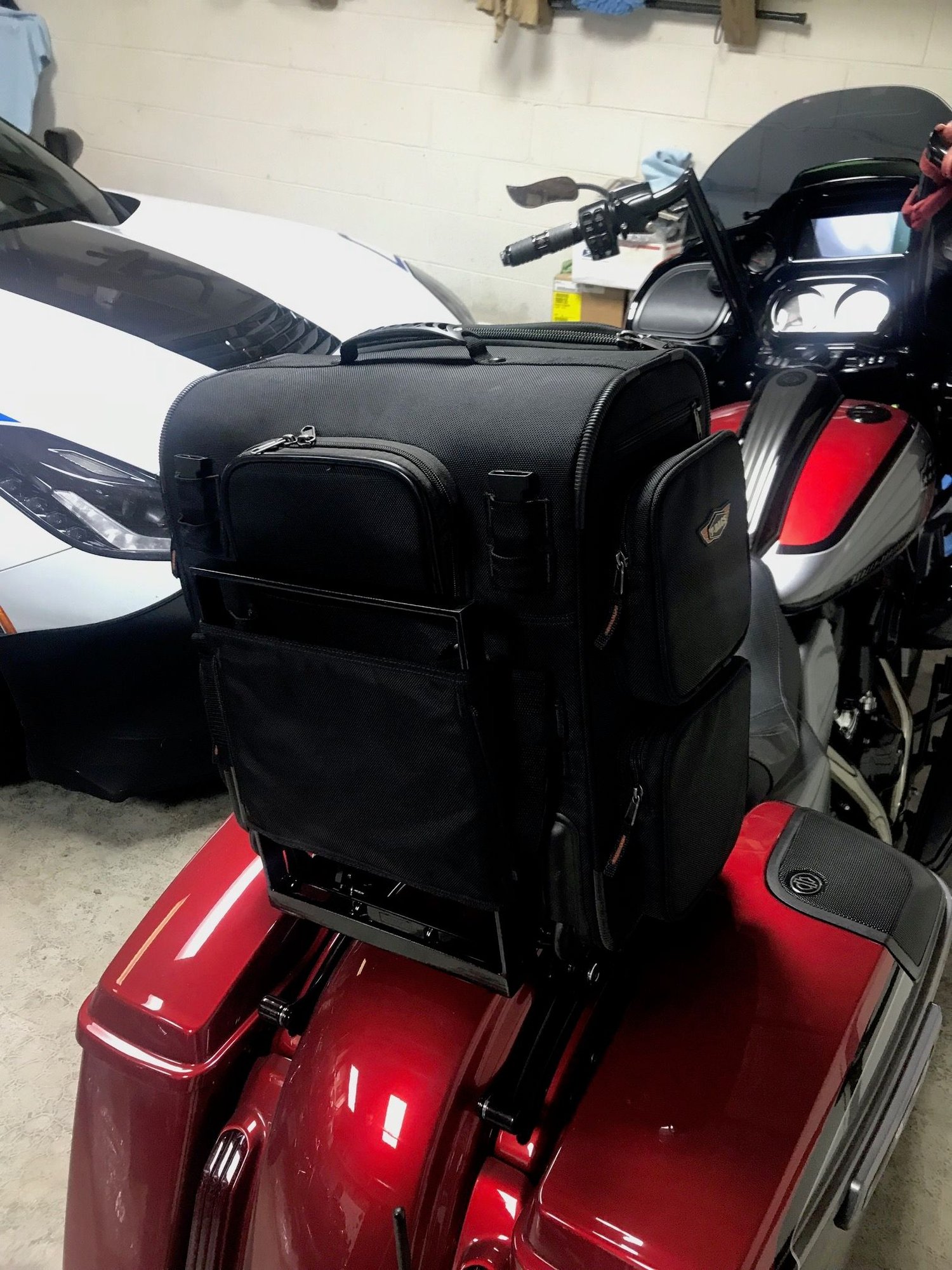Touring on Street Glide with Solo Seat Luggage Setup Harley Davidson