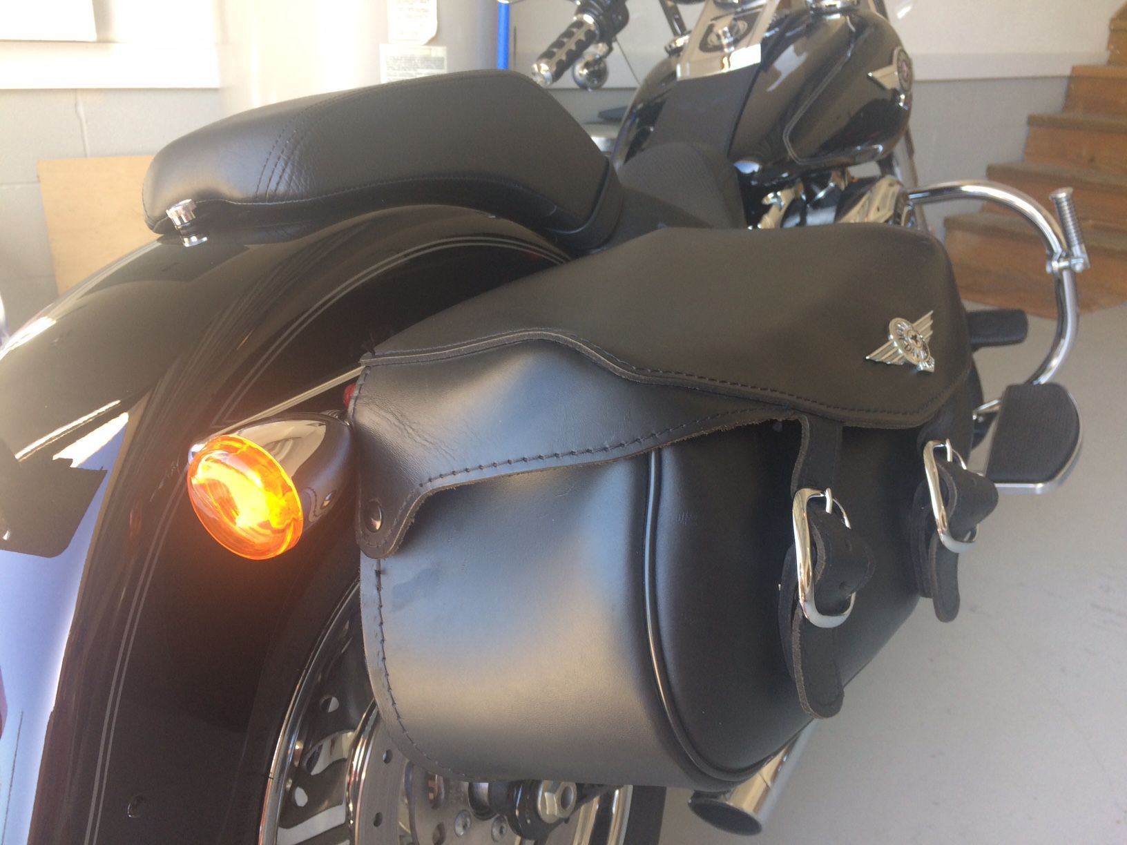 Harley davidson fatboy flstf softail leather saddlebags bags 9032000d