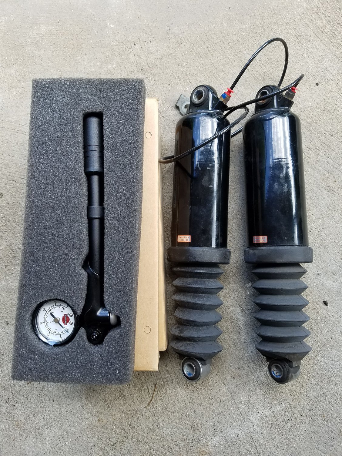 2009 Road King air shocks w/pump Harley Davidson Forums