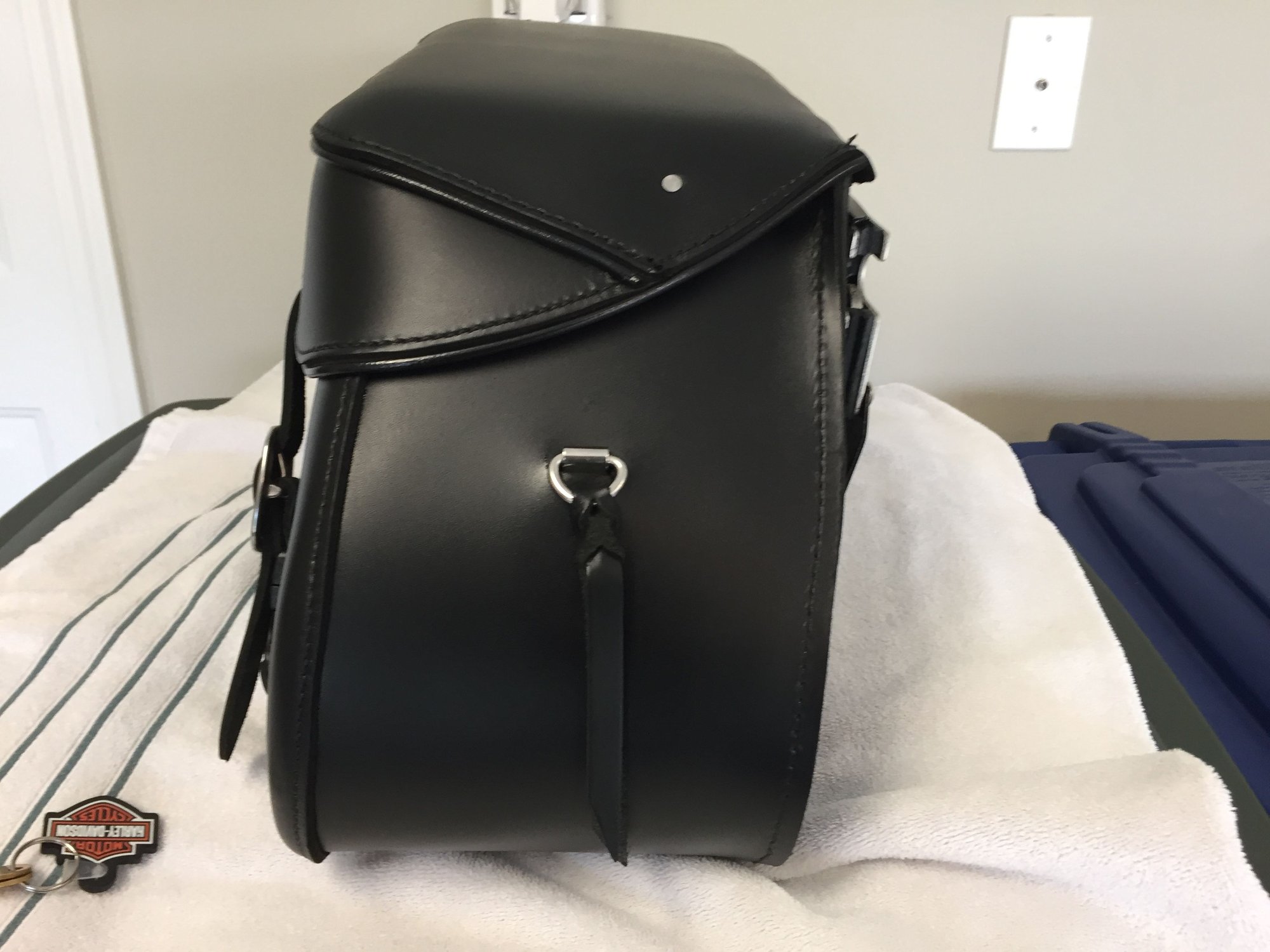 LeatherPros LP3000 Locking Saddlebags for Sportster Harley Davidson