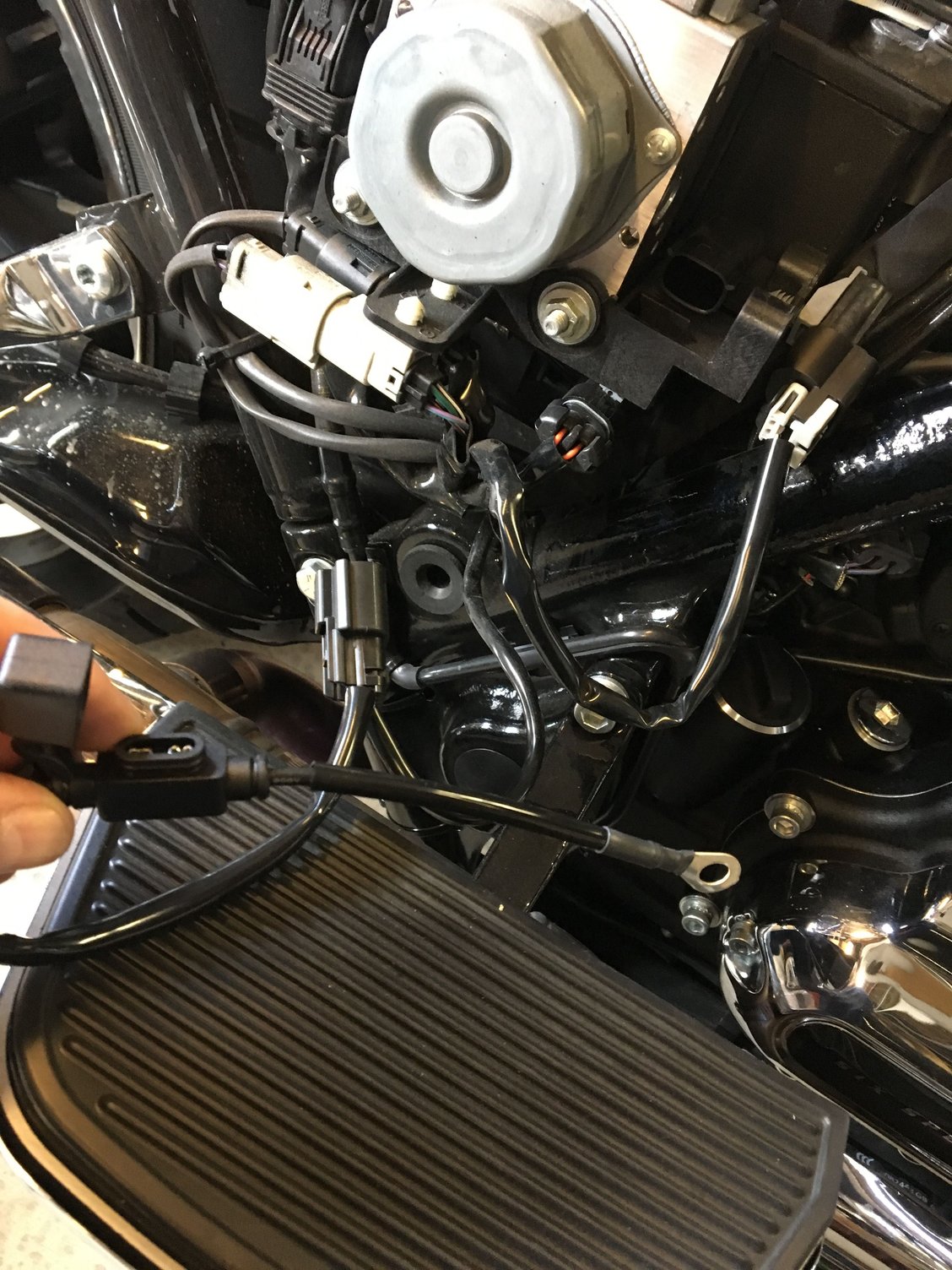 Help! How to install auxiliary electrical harness - Page 4 - Harley