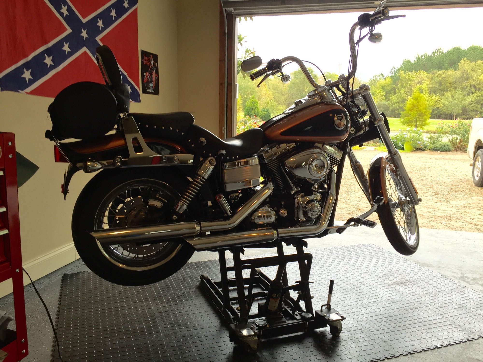 J&S Motorcycle Lift... Why Didn't I Do This Sooner? Harley Davidson