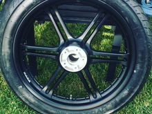 Six spoke wheels
Dual disc hub direct bolt on and the rear is 17in 

This is the front that I had powdercoated