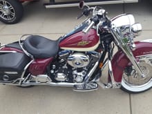 The wife's 2007 Road King Classic
