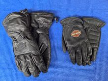 
Nice leather glove by Harley.