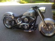 2004 Softail Solo Seat http://www.sideroadcycles.com/AmericanMotorcycles/Seats/Motorcycle_Seats.html