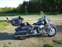 road king 002 I made a few changes since purchase, wheels, tires and several new shiny parts. Loving this Harley.