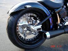 REAR END
Renegage 18x8.5" Elite Multi-Piece
HHI Drive-Side Brake (vs. right side)
Rear Fender 'Bobbed' 5" w/ Kuryakyn Mini-Bullets
H-D Axle Covers - Customized w/ Black and Skull