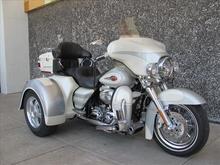 My Dads new trike 110 CI Screamin Eagle package.