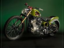 The El Privateer. 23" enduro front tire, Hybusa forks, Vrod headlight, Tag handlebar set, 100" Revtech, Rekluse centrifugal clutch, air ride and many, many custom peices.