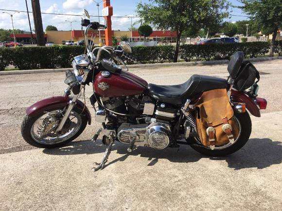 heirs a picture i found of a 1983 FXSB Low Rider in Claret Red (i think) would love to find a Wide Glide in this colour !