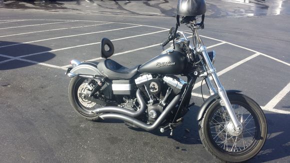 Crappy cell phone pic but it's the most current one i have at the moment.
Got Alloy Art strut lights now. Working on saddle bag mounts currently.