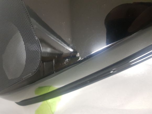 one of scratches on lid