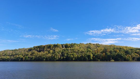 Colors are arriving along the Rock River. 