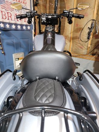 Good shot from the rear of the FM Motobar bar and Kraus risers.