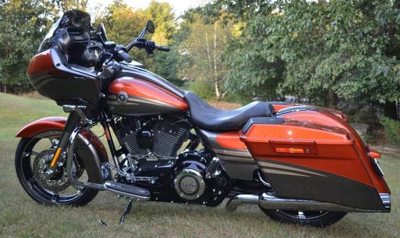 This is what my bike will look like as far as colors. I may powder coat the forks black. I have the extended CVO slanted bags already too.