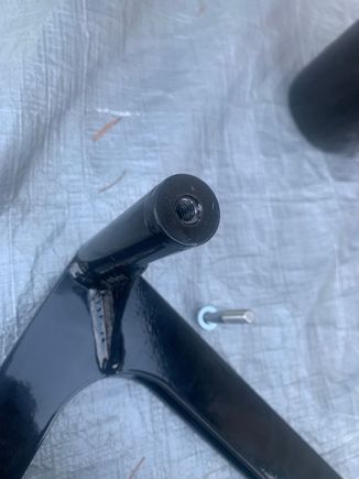 Skate rack and mounting screw 