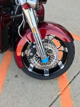 Wanted to keep the "motif" of the previous rim as i will not change the rear rim...