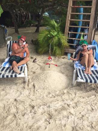 Merry Xmas to all!
Celebrating abroad this year! ....I hate snow!