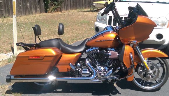 Since this photo I changed engine guard to black, added black saddlebag guards, installed Airwing LED lighted bars for sissy bar and luggage rack.