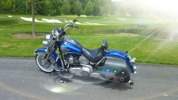 Nice bike! Even the sun looks like chrome!