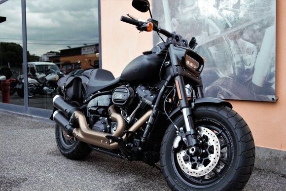 Beat Saddlebag Endscuoio for Hd Softail Fat Bob