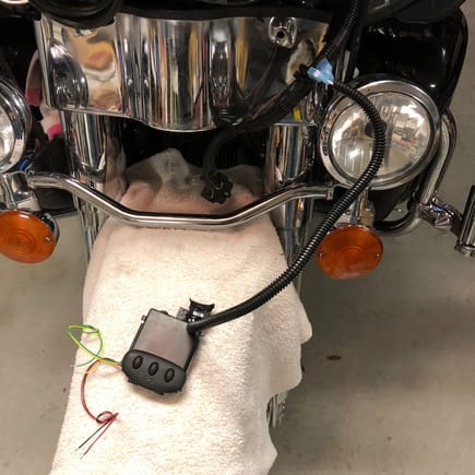 Found the the power connection I wanted to use in the headlight wiring bundle and tested it out.