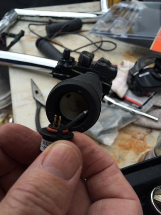 Here's the throttle side with HG ready to plug in.