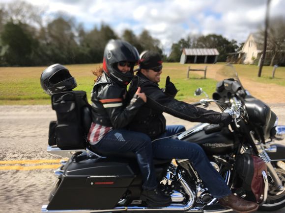 Kuryakyn bags on tour pak mount. They didn't fit the backrest so l used ratchet straps to hold in place. 😁😁😁