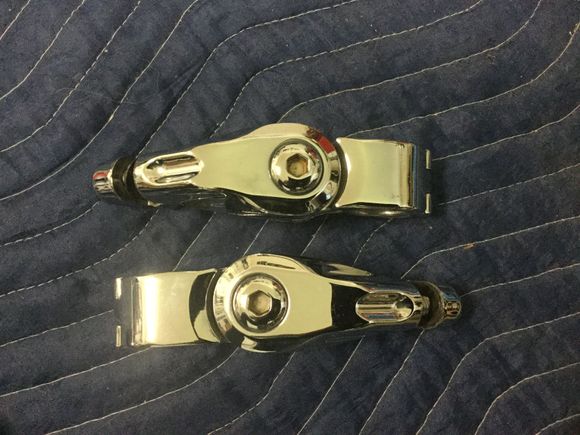 Notice light discoloration in mounting bolt