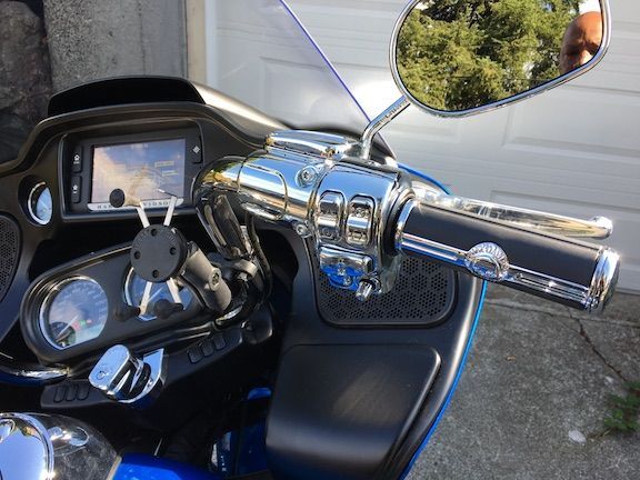 Willie G work for me. I like that they are slightly thinner than the stock grips on my 18 RGU.