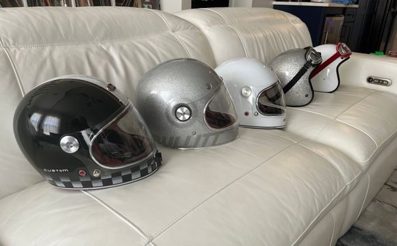 Vintage Harleys need a helmet that looks right with them. I really can’t stand modular alien Power Ranger looking helmets. They are simply not an option for me.