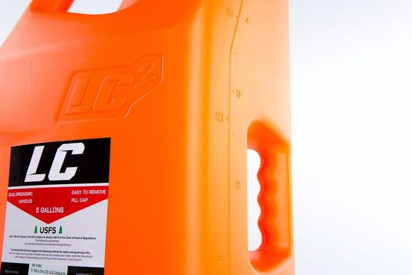 Clear volume marks make it easy to be sure of how much fuel you're adding to whatever machine it is that you're filling.