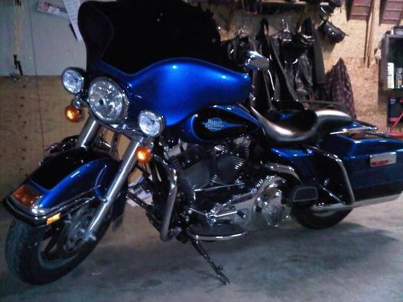 first set of minor changes.....beer box is quick detach
gunfighter seat, 3" klockwerks w/shield...side rails removed, pipes added