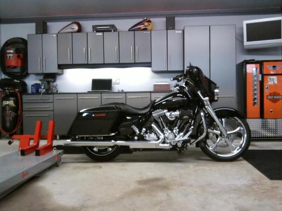 Wheel/tire/lowered monotubes/smooth lowers &amp; brake install finished, still in the garage.