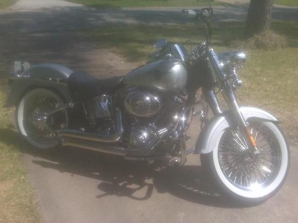 my baby girl.. added some Fat Spokes and some chrome cover pieces...