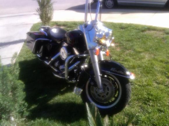 Polished "Frankentein" &amp; got rid off the factory grey plastic headlamp nacelle &amp; put this chrome unit on. Next is to do something about these wheels &amp; forks.